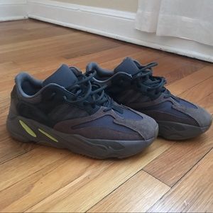 Yeezy 700 Mauve